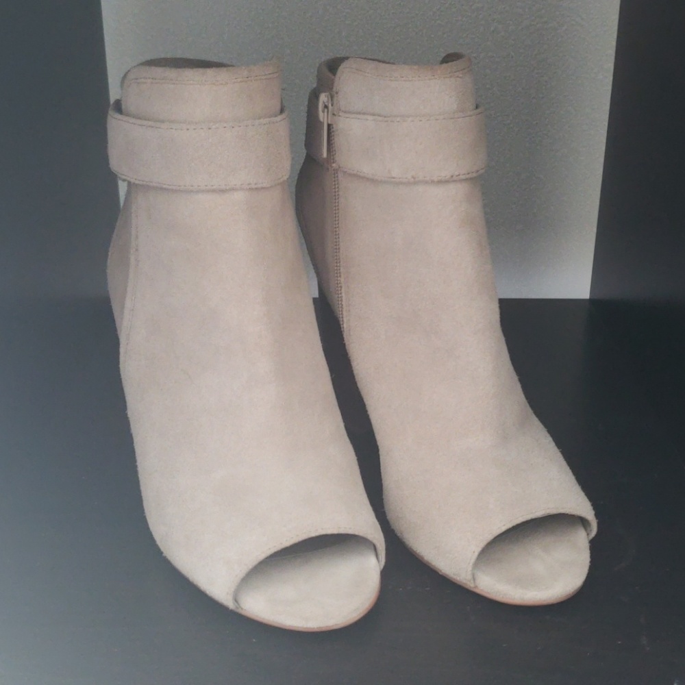 Tan Steve Madden ankle boots